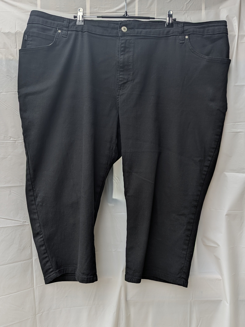 Lee 24W Plus Size Minimalist Black Denim Capris High Low Casual Chic Y2k